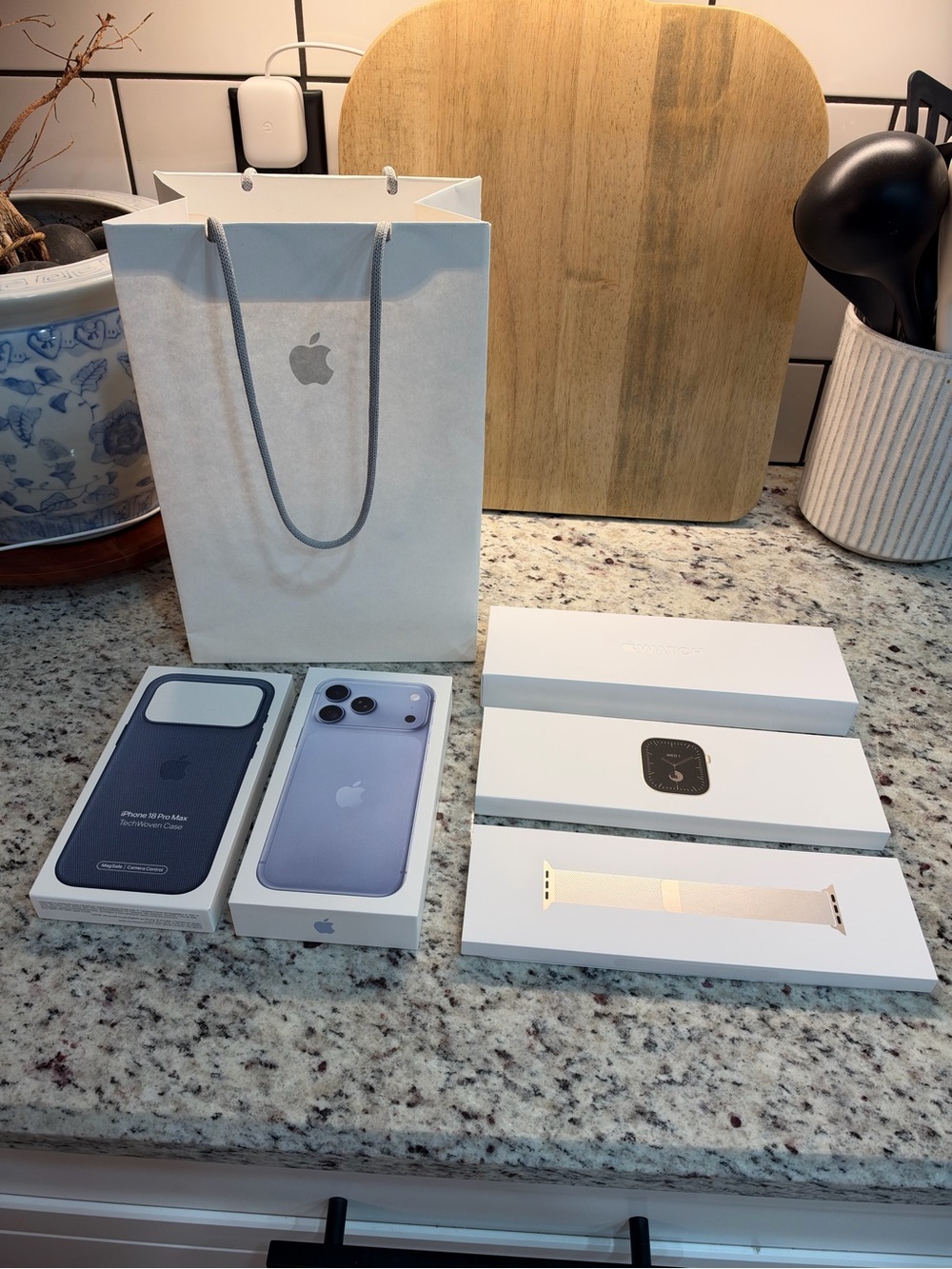 Apple 2026 Empty Box Lot – iPhone 18 Pro Max Glacier + Watch Series 12 Titanium
